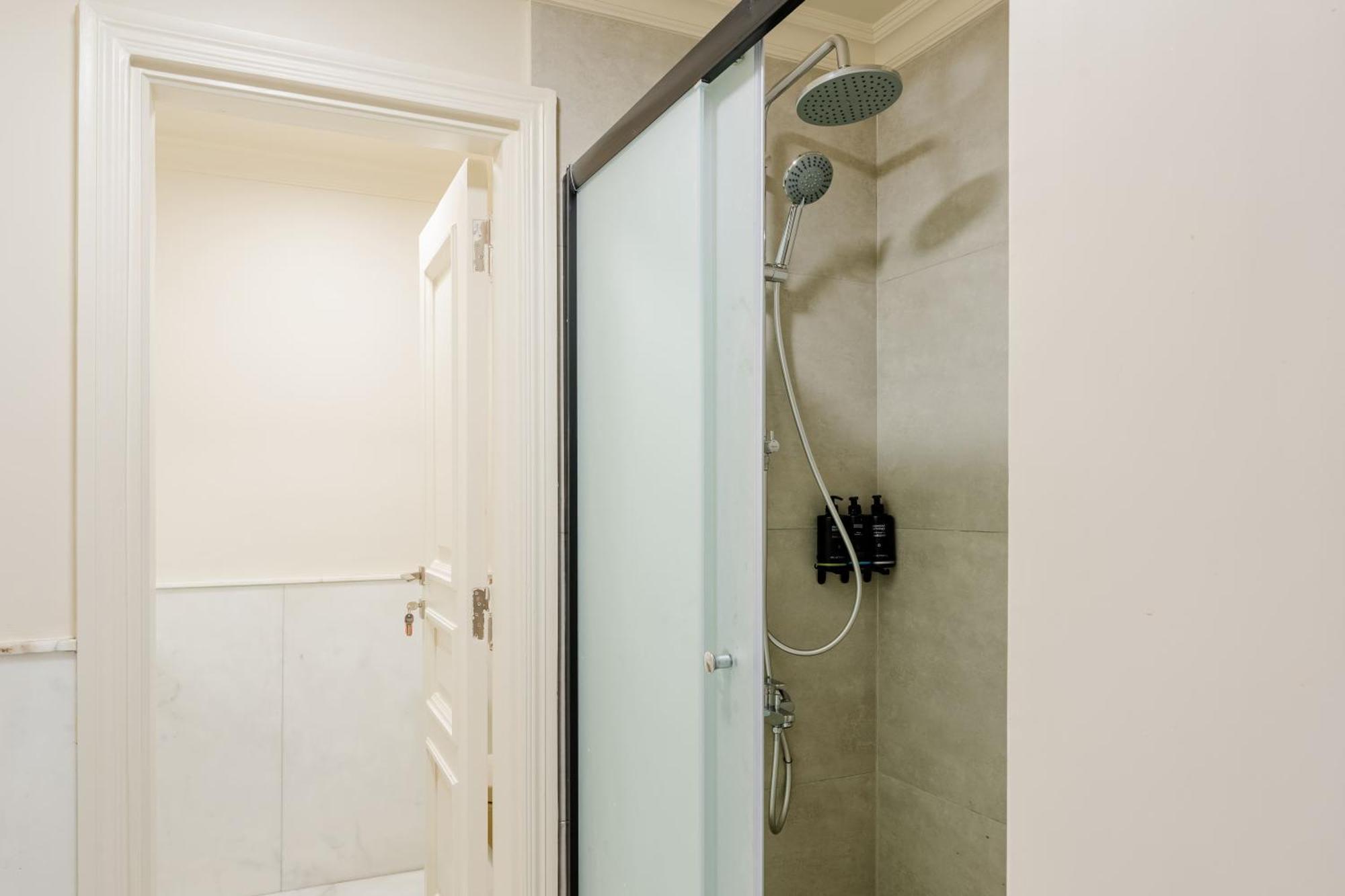 Brassbell L Zamalek L Daoud Studios Каир Экстерьер фото